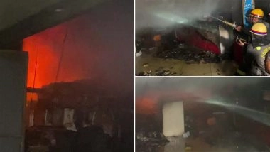 UP Fire: अयोध्या में मोबाइल और जुते-चप्पल की दुकान में लगी भीषण आग, कड़ी मशक्कत के बाद पाया गया काबू- See Pics
