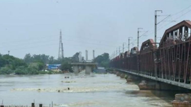 Delhi Yamuna Water Level: दिल्ली में बढ़ रहा है यमुना का जलस्तर, दिल्ली सरकार ने जारी की बाढ़ की चेतावनी