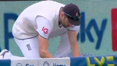 Mark Wood Signs Autographs While Fielding: ऑस्ट्रेलिया के खिलाफ पांचवें एशेज टेस्ट के चौथे दिन मार्क वुड ने बाउंड्री के पास फील्डिंग करते हुए दिए ऑटोग्राफ, देखें वायरल वीडियो