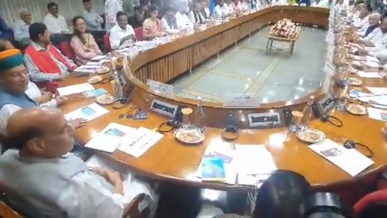 Monsoon Session 2023: मणिपुर हिंसा पर केंद्र सरकार सदन में चर्चा के लिए तैयार, सर्वदलीय बैठक के दौरान सभी पार्टियों को दी जानकारी