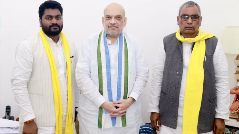 चुनाव से पहले विपक्ष को लगा झटका! NDA में शामिल हुई ओम प्रकाश राजभर की पार्टी सुभासपा