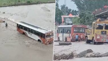 UP Roadways Bus Video: बिजनौर में नदी के बीच तेज बहाव में फंसी यात्रियों से भरी यूपी रोडवेज की बस, JCB की मदद से किया गया रेस्क्यू