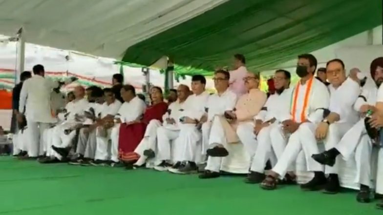 Manipur Violence: मणिपुर हिंसा के विरोध में कांग्रेस का मौन सत्याग्रह, जंतर-मंतर पर बैठे पार्टी के नेता- Video
