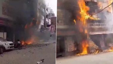 Fire at Sweet Shop In Delhi: दिल्ली में मिठाई की दुकान में लगी भीषण आग, दमकल की टीम मौके पर, एक बुजुर्ग महिला सहित दो लोगों को बचाया गया- Video