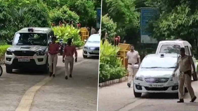 Delhi Murder: दिल्ली में दिनदहाड़े कॉलेज छात्रा पर रॉड से हमला, मौके पर ही हुई मौत