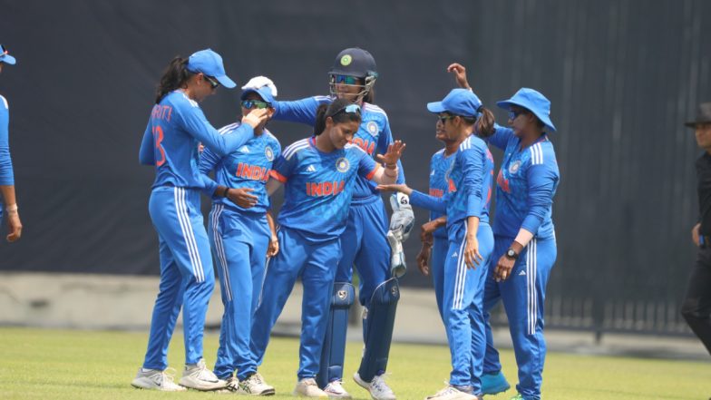 IND-W vs BAN-W, 1st ODI Live Score Updates: बांग्लादेश के खिलाफ पहले वनडे में लड़खड़ाई भारतीय महिला टीम, मात्र 61 रन पर गिरे पांच विकेट