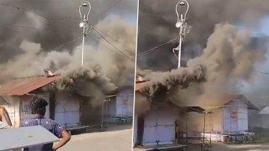 Kanpur Fire Video: कानपुर के अर्मापुर में बुक स्टॉल में लगी भीषण आग, आस-पास की दुकानों तक फैली, काबू पाने की कोशिश जारी