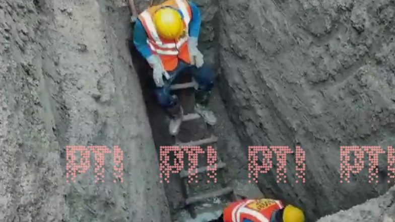 MP Borewell Incident:  मध्य प्रदेश के विदिशा जिले में बोरवेल में गिरी डेढ़ साल की बच्ची, रेस्क्यू ऑपरेशन जारी- Video