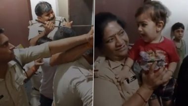 Video: लिफ्ट रुकने से अंदर फंस गए थे मां और बच्चा, इंदौर पुलिस ने ऐसे निकाला सुरक्षित बाहर