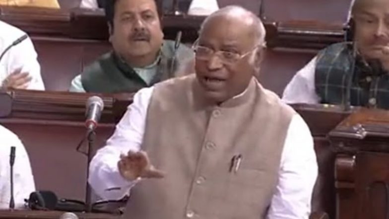कांग्रेस भारत को जोड़ने में लगी है जबकि भाजपा तोड़ने का प्रयास कर रही : खरगे