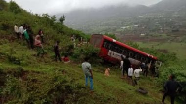 Nashik Bus Accident Video: महाराष्‍ट्र में खाई में गिरी बस, एक की मौत, 10 लोग घायल