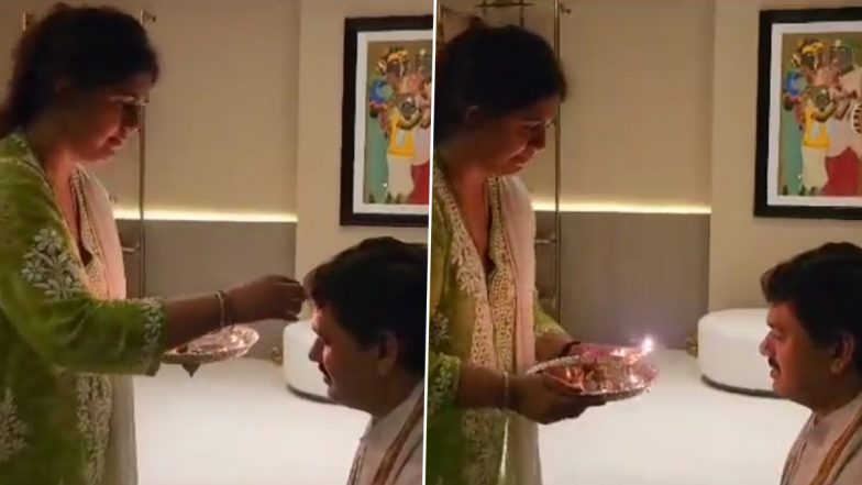 Pankaja Munde Video: महाराष्ट्र सरकार में धनंजय मुंडे के मंत्री बनने पर बहन पंकजा मुंडे ने किया तिलक, देखें वीडियो
