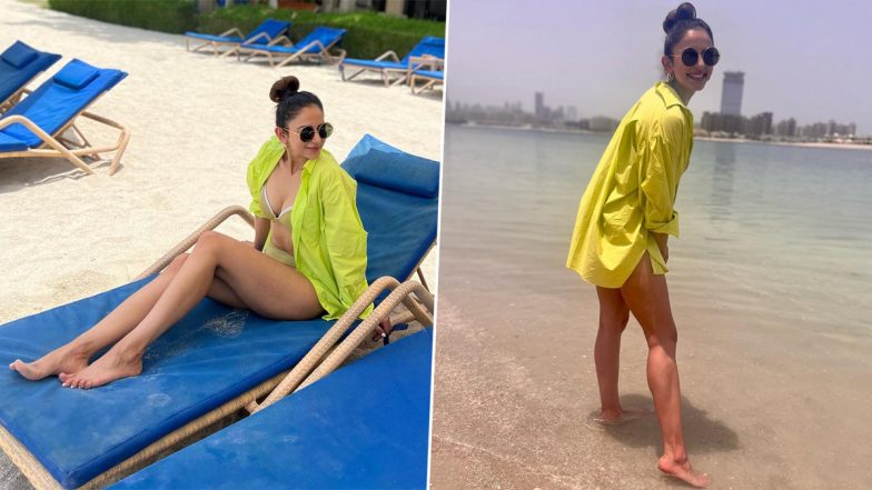 Rakul Preet Singh ने सिजलिंग बिकनी पहन दरिया किनारे लगाई आग, एक्ट्रेस की हॉट तस्वीरें देख यूजर्स हुए घायल (View Pics)