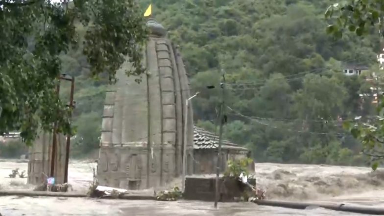 Himachal Pradesh Rains: हिमाचल प्रदेश में भारी बारिश का कहर, मंडी इलाके में स्थित पंचवक्त्र मंदिर पानी में डूबा, देखें वीडियो