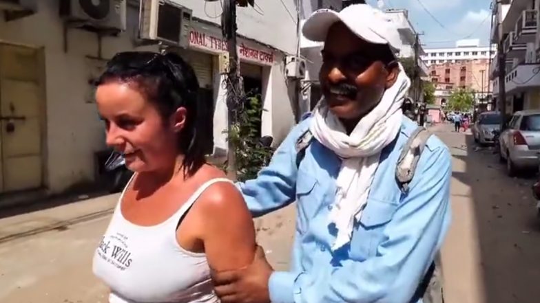 Foreign Tourist Molested in Jaipur Video: जयपुर में विदेशी पर्यटक से छेड़छाड़ वीडियो, ऑटो-रिक्शा चालक ने महिला को गलत तरीके से छुआ; वीडियो हुआ वायरल