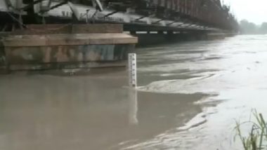 Delhi: दिल्ली में यमुना नदी के जलस्तर में गिरावट, लेकिन अभी भी खतरे के निशान के ऊपर
