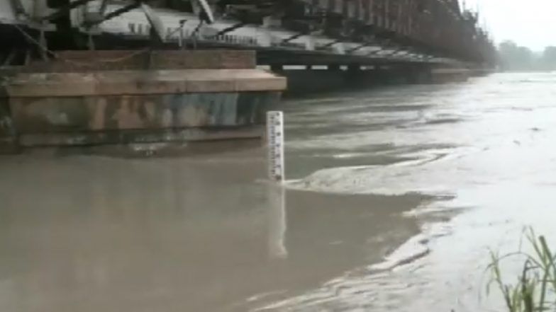 UP Rain Alert: पश्चिमी इलाके में भारी बारिश के बाद यूपी अलर्ट पर, प्रदेश के कुछ इलाकों में बढ़ा 'बाढ़' का खतरा!