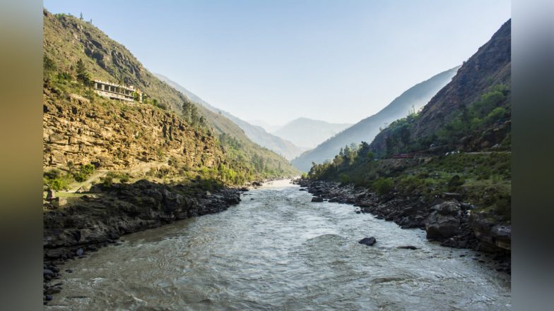 IND To PAK: सतलुज नदी में बहकर भारत से पाकिस्तान पहुंचे 2 शख्स, रेंजर्स ने हिरासत में लेकर BSF को दी सूचना