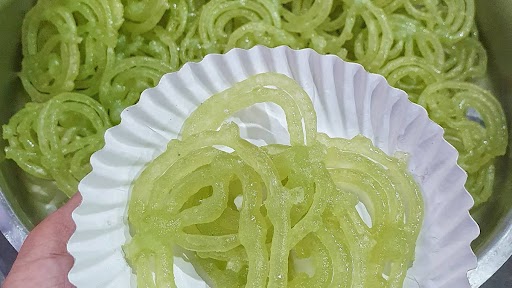 Mountain Dew Jalebi: ये शख्स बेच रहा है माउंटेन ड्यू सोडा, वीडियो देख भड़के यूजर्स