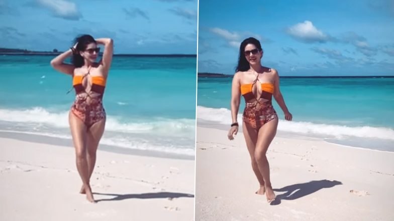 Sunny Leone ने सेक्सी बिकनी पहन दरिया किनारे लगाई आग, एक्ट्रेस की हॉटनेस देख घायल हुए यूजर्स (Watch Video)