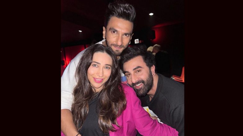 Karishma Kapoor ने Ranveer Singh और Ranbir Kapoor के साथ ली सेल्फी, इंटरनेट पर लगी आग (View Pics)