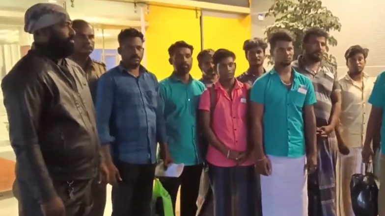 Tamil Nadu: नागापट्टिनम जिले के दस मछुआरे पहुंचे चेन्नई एयरपोर्ट, श्रीलंकाई नौसेना ने किया रिहा- Video