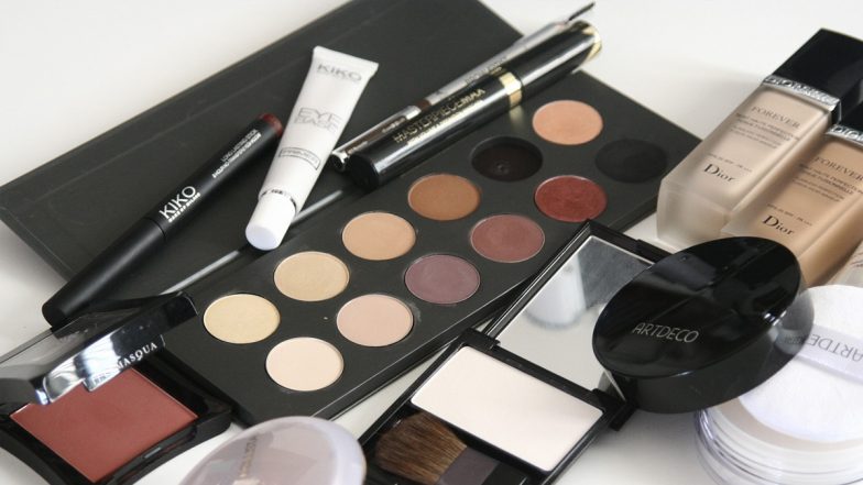 Indians Spent Over 5000 Cr On Cosmetics: भारतीयों ने पिछले छह महीनों में सौंदर्य प्रसाधनों पर 5,000 करोड़ से अधिक किए खर्च: रिसर्च