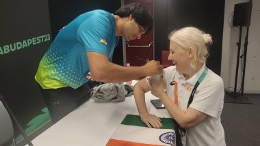 Neeraj Chopra Gold Medal: 'वाह नहीं साइन कर सकता' राष्ट्रीय ध्वज के प्रति नीरज चोपड़ा ने दिखाया सम्मान, जब हंगेरियन महिला ने तिरंगे पर मांगा उनका ऑटोग्राफ