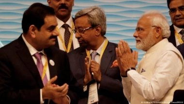 रिपोर्ट: अदाणी परिवार ने खुद अपनी कंपनियों के शेयर खरीदे