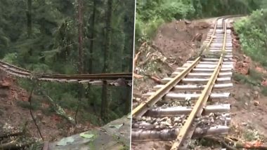 Kalka-Shimla Railway Line Washed Away: हिमाचल में भारी बारिश के बाद कालका-शिमला रेलवे लाइन के नीचे की मिट्टी बही, देखें वीडियो