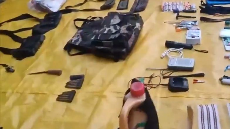 Encounter In Chhattisgarh: छत्तीसगढ़ के ओरछा में नक्सलियों और सुरक्षा बलों के बीच मुठभेड़, एक नक्सली ढेर, हथियार और गोला-बारूद बरामद- VIDEO