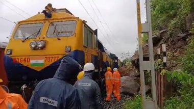 Odisha- Train Engine Derails: बोइंदा के पास बोल्डर गिरने से मालगाड़ी का इंजन पटरी से उतरा, रेलवे अधिकारी मौके पर