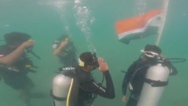 Underwater Hoisting of National Flag: स्वतंत्रता दिवस पर भारतीय तटरक्षक बल के जवानों ने पानी के अंदर फहराया तिरंगा, देखें वीडियो