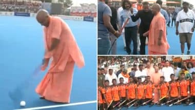 CM Yogi Play Hockey: सीएम योगी आदित्यनाथ ने झांसी में एक कार्यक्रम के दौरान खेला हॉकी, देखें विडियो