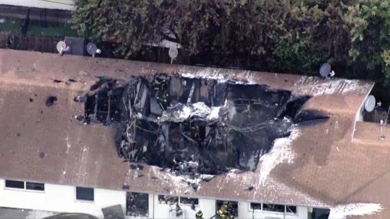 Helicopter Crash Video: फ्लोरिडा में बिल्डिंग से टकराने के बाद पुलिस हेलिकॉप्टर 'पोम्पानो बीच' पर क्रैश, कई लोग घायल