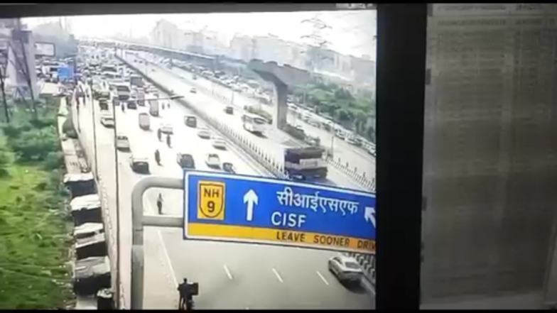 Delhi-Meerut Expressway: दिल्ली-मेरठ एक्सप्रेसवे पर सिलेंडर से भरे ट्रक को ड्राइवर ने 4 KM तक रॉन्ग साइड पर दौड़ाया, बड़ा हादसा होने से टला- VIDEO