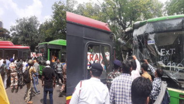 DTC Bus Accident Video: दिल्ली में दो डीटीसी बसें आमने-सामने टकराई, 6 लोग जख्मी