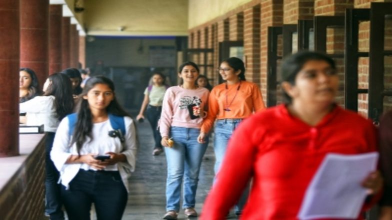 DU UG Courses Admission: दिल्ली यूनिवर्सिटी के यूजी पाठ्यक्रमों में अभी भी 5000 सीटें खाली, जानें कैसे होगा एडमिशन
