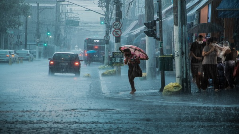 Uttarakhand Monsoon Update: उत्तराखंड के 10 जिलों में भारी बारिश के आसार, येलो अलर्ट जारी