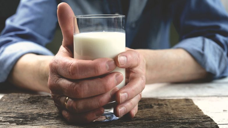 Milk Price Hike in Mumbai: महंगाई की मार! त्यौहारी सीज़न से पहले मुंबई में भैंस के दूध की थोक कीमत 2 रुपये प्रति लीटर बढ़ी