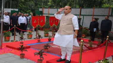 Rajnath Singh Flag Hoisting: स्वाधीनता संग्राम सेनानियों और सीमाओं को सुरक्षित रखने वाले सैनिकों को नमन- राजनाथ