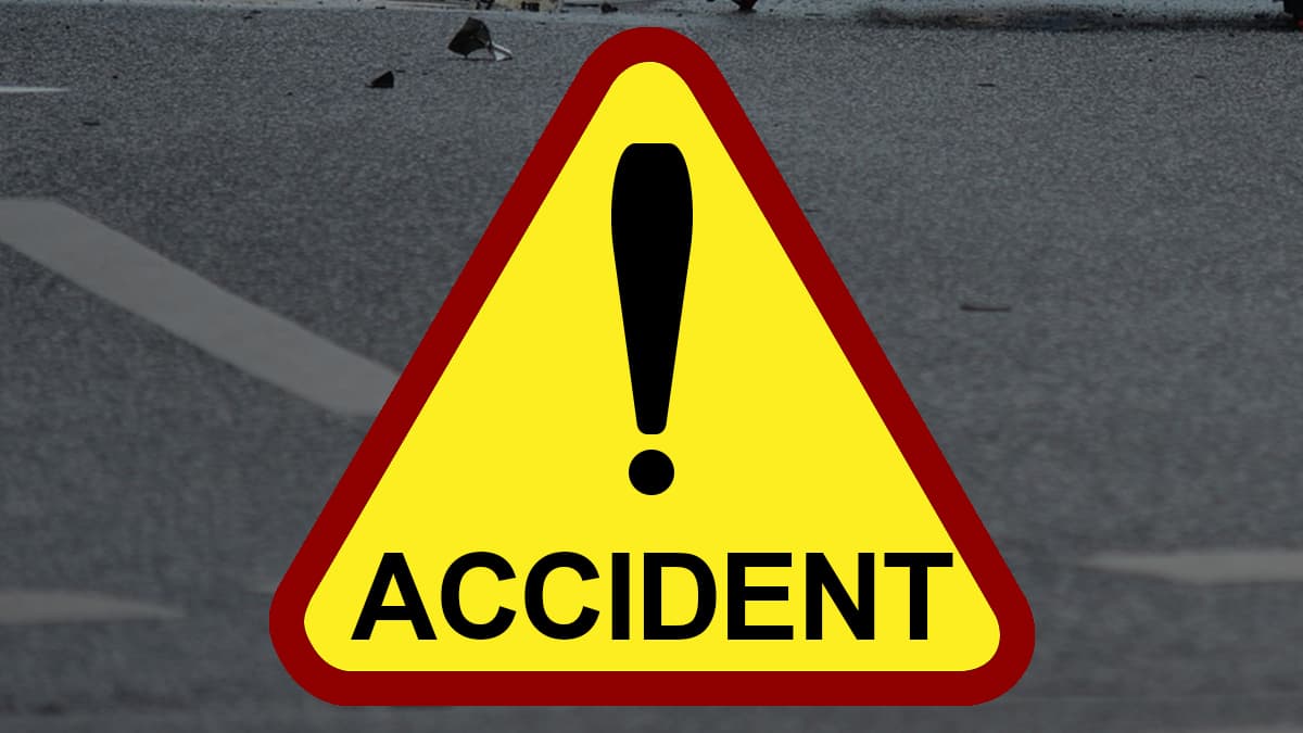 Pakistan Road Accident: पाकिस्तान में यात्रियों से भरी वैन पलटी, 7 लोगों की मौत, 11 जख्मी