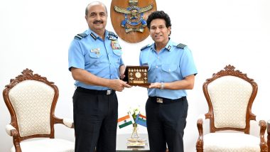 Sachin Tendulkar Meets Air Chief Marshal VR Chaudhari: नई दिल्ली में एयर चीफ मार्शल वीआर चौधरी से मिले आनरेरी ग्रुप कैप्टन सचिन तेंदुलकर, तस्वीरें वायरल