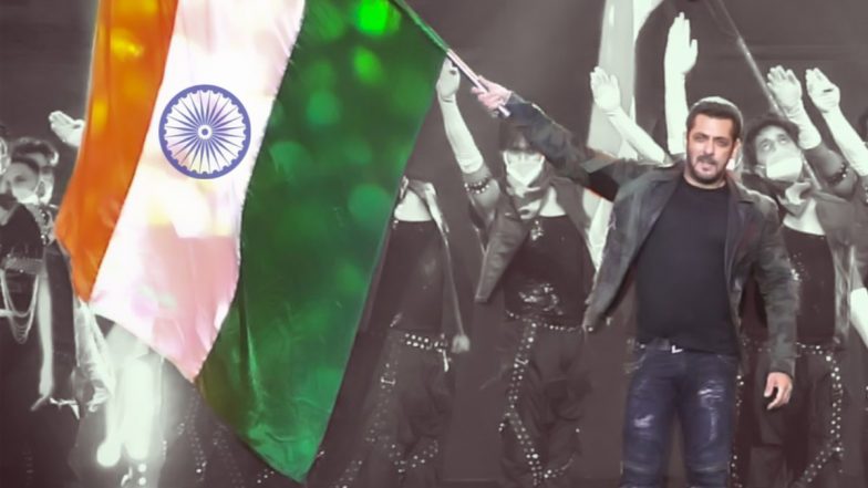 Salman Khan ने तिरंगा के साथ तस्वीर सोशल मीडिया पर शेयर करते हुए देश वासियों को दी स्वतंत्रता दिवस की शुभकामनाएं! (View Pic)