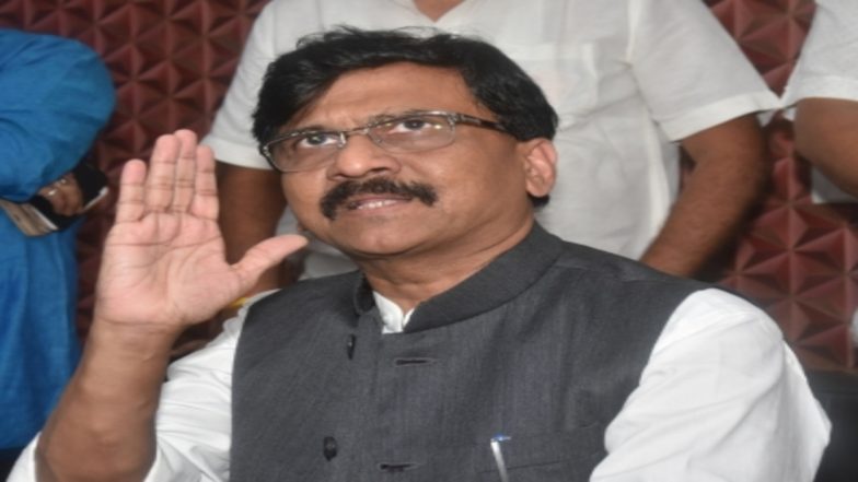 निर्वाचन आयोग को यह समझना चाहिए कि राकांपा संस्थापक अब भी मौजूद हैं : संजय राउत
