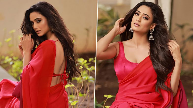 Shweta Tiwari का पिंक साड़ी में दिखा सिजलिंग अवतार, एक्ट्रेस की हॉटनेस ने बढ़ाया सोशल मीडिया का तापमान (View Pics)