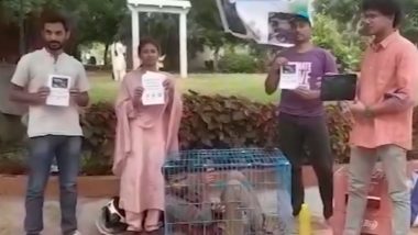 Viral Video: प्राणियों को भी आजादी से जीने का है अधिकार, शख्स को पिंजरे में बंद करके लोगों को जागरूक करने की कोशिश