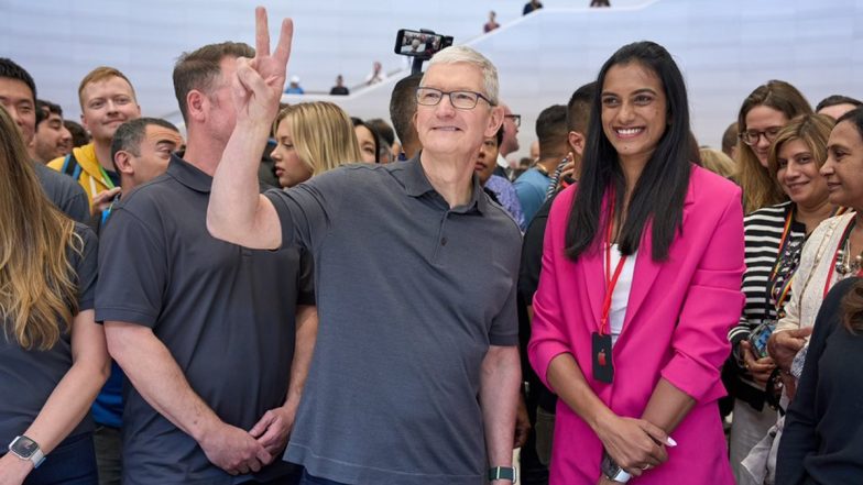 PV Sindhu Meets Tim Cook: पीवी सिंधु ने टिम कुक से की मुलाकात, एप्पल सीईओ को दिया बैडमिंटन मैच का प्रस्ताव