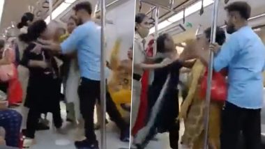 Delhi Metro Fight Video: मेट्रो में महिलाओं की लड़ाई का एक और क्लिप वायरल, देखें मारपीट का वीडियो