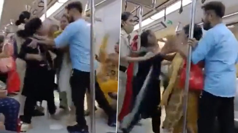Delhi Metro Fight Video: मेट्रो में महिलाओं की लड़ाई का एक और क्लिप वायरल, देखें मारपीट का वीडियो